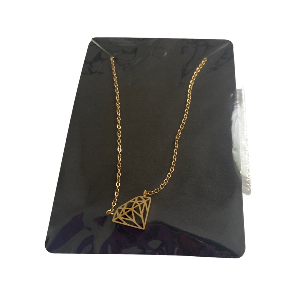 Diamond shaped necklace
